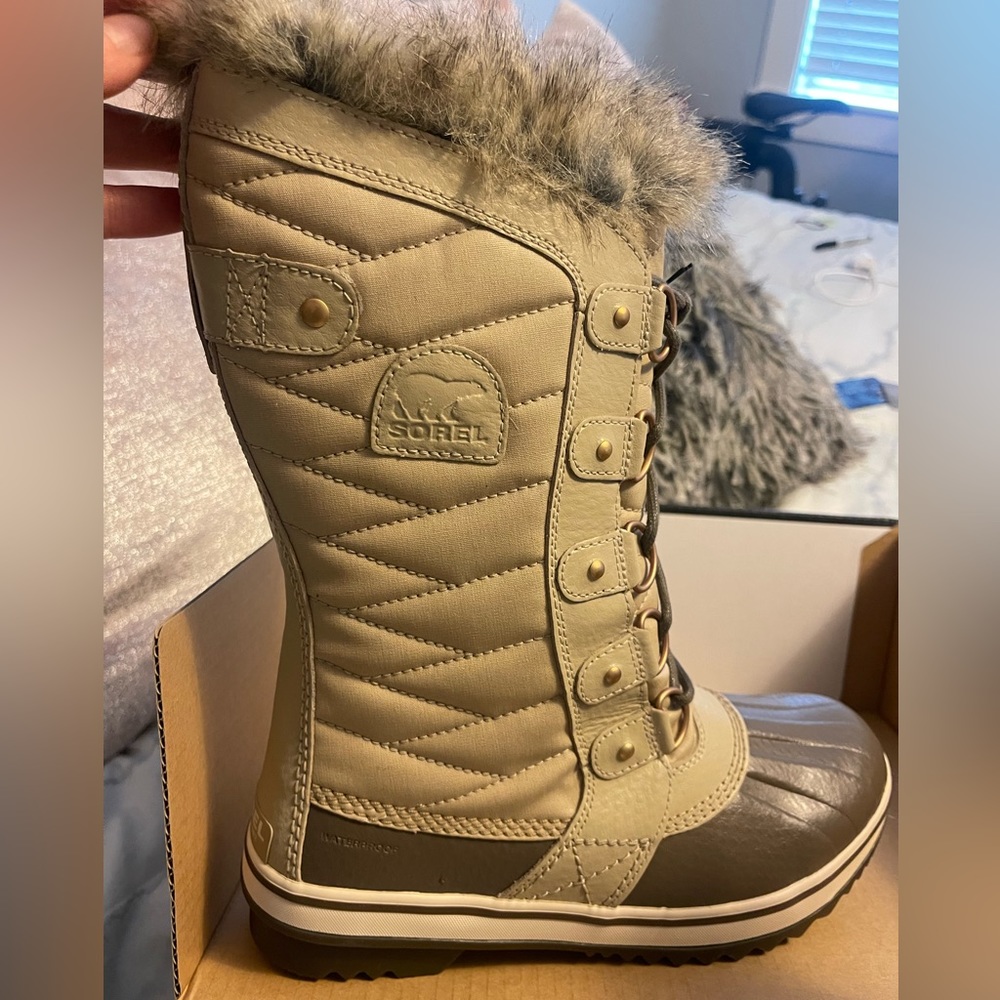 NWT Sorel Women Winter boot